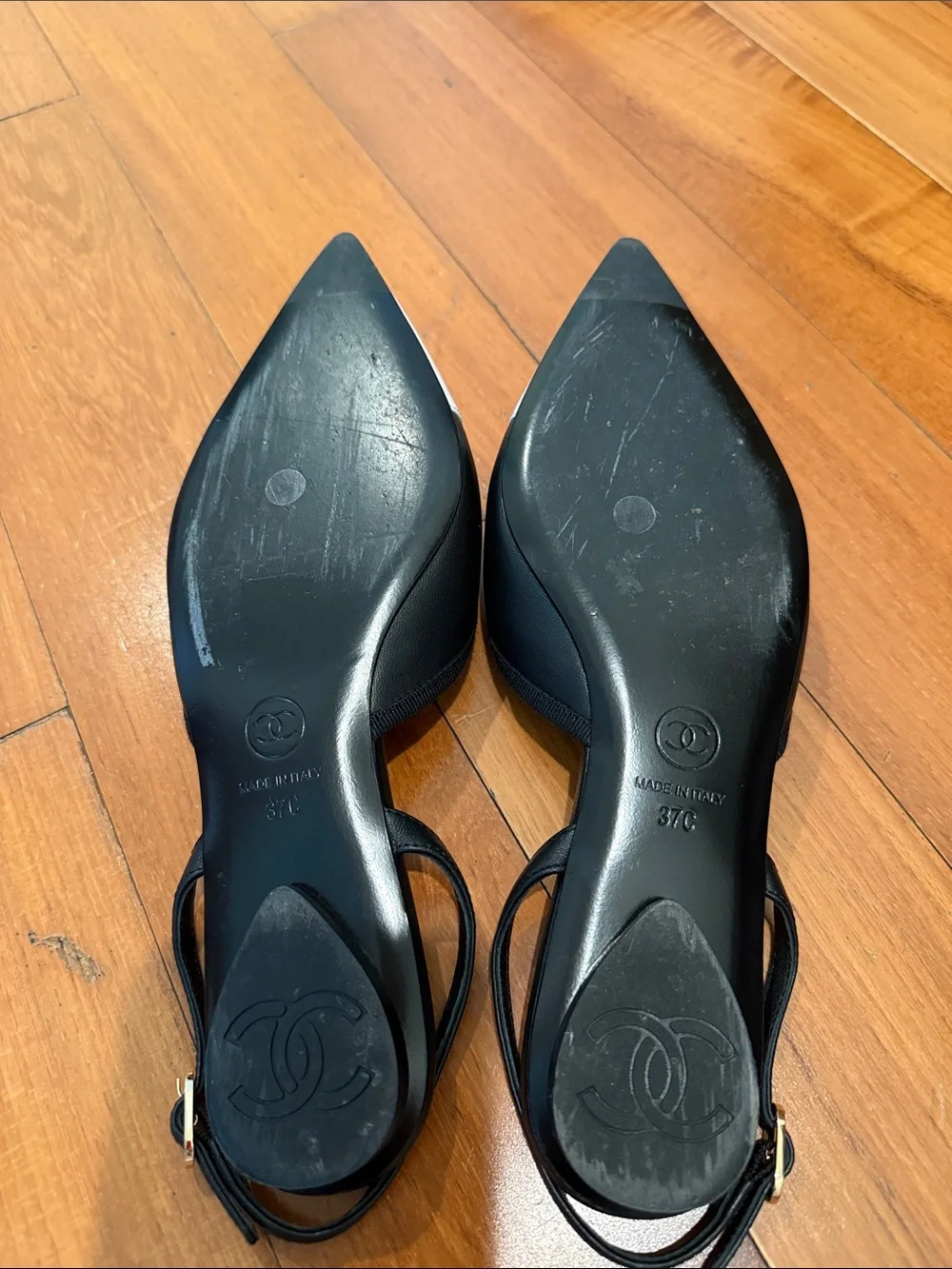 CHANEL Black & White two-tone   Pointed Toe Slingback Flats